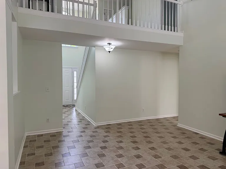 136 Madelia Pl — Photo 18
