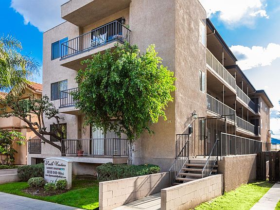 3rd image of 819 S 6th St APT 103