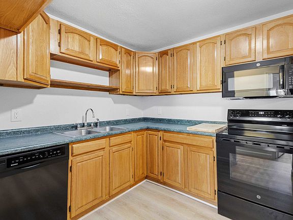 4th image of 128 Loudon Road #10F