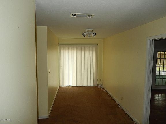 4th image of 7942 Valleyview Dr