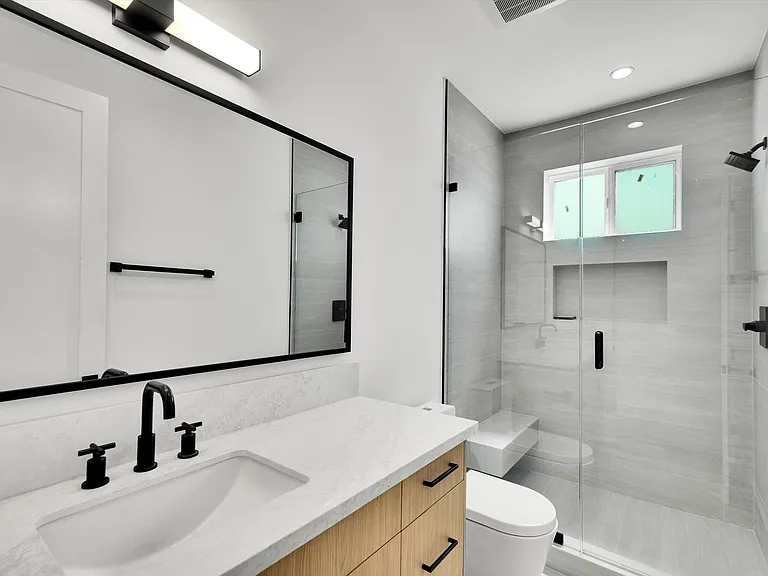 5022 Cahuenga Blvd — Photo 28