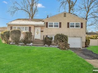 11 Furman Dr, Emerson, NJ 07630
