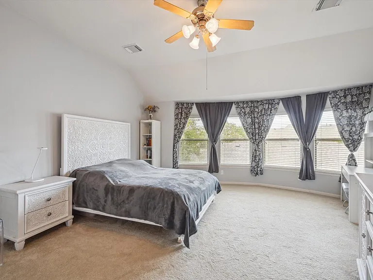 2403 Clippers Sq — Photo 12
