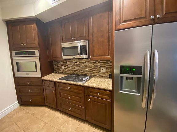 5th image of 4440 Vantage Ave APT 205