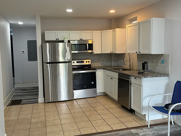5033 Larchwood Ave — Photo 22