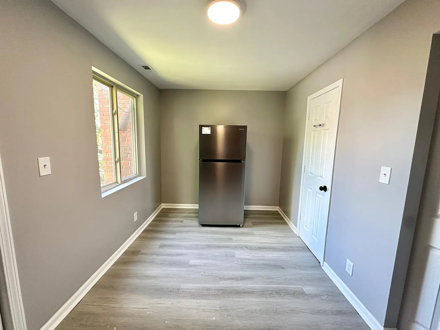 2 bed, $1,300 — Photo 4