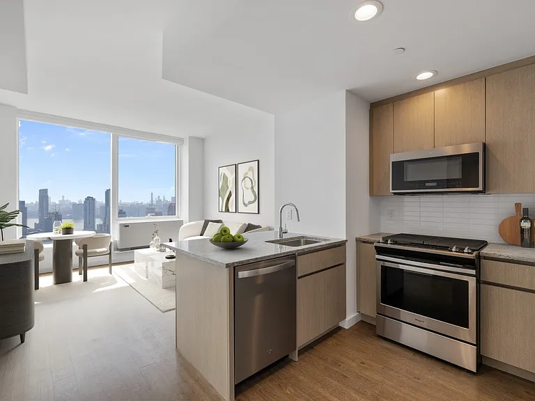 22-44 Jackson Ave #4805 — Photo 1