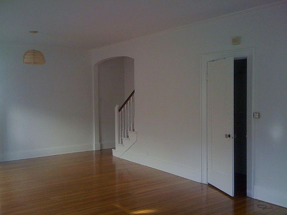 5th image of 2022 N Bronson Ave