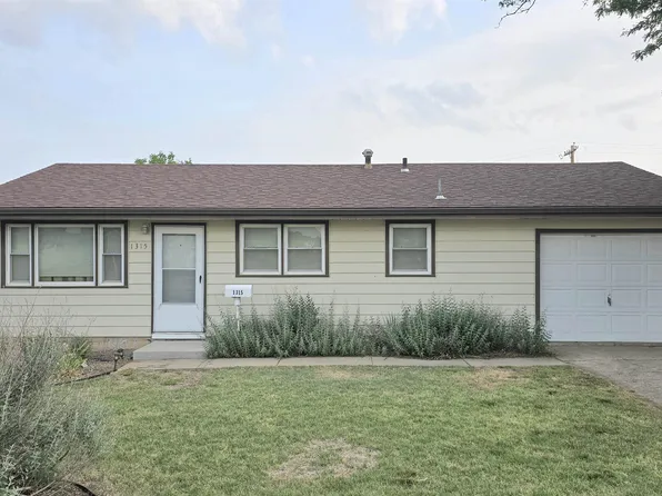 1315 E 21st St, Hays, KS 67601