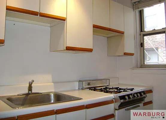 Sold by Warburg | media 13