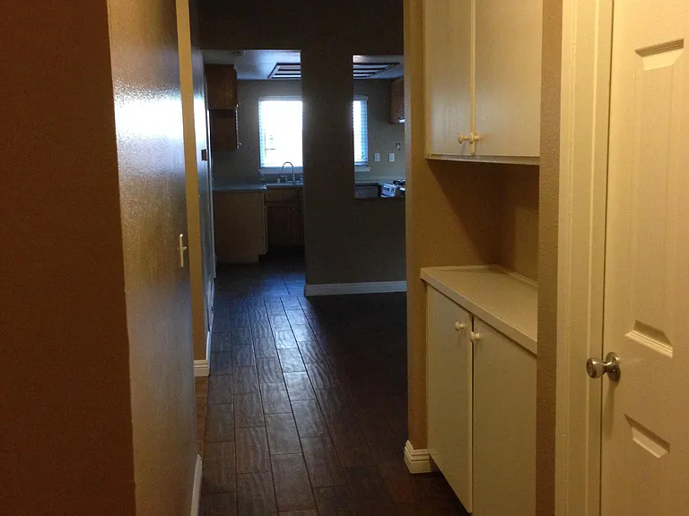 9784 Bolton Ave — Photo 27