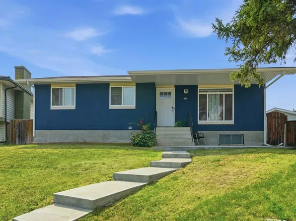 40 E Penworth Pl SE, Calgary, AB T2A 4G4