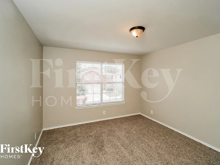 10266 Mission Crk — Photo 12