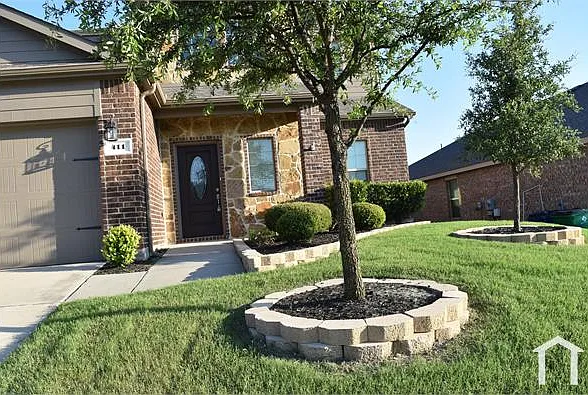 5 bed, 2586 sqft, $3,245 — Photo 2