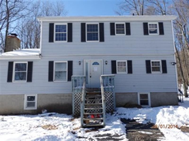 2nd image of 138 Laurel Ct