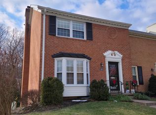 5989 Queenston St, Springfield, VA 22152