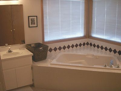 Master Jetted Tub