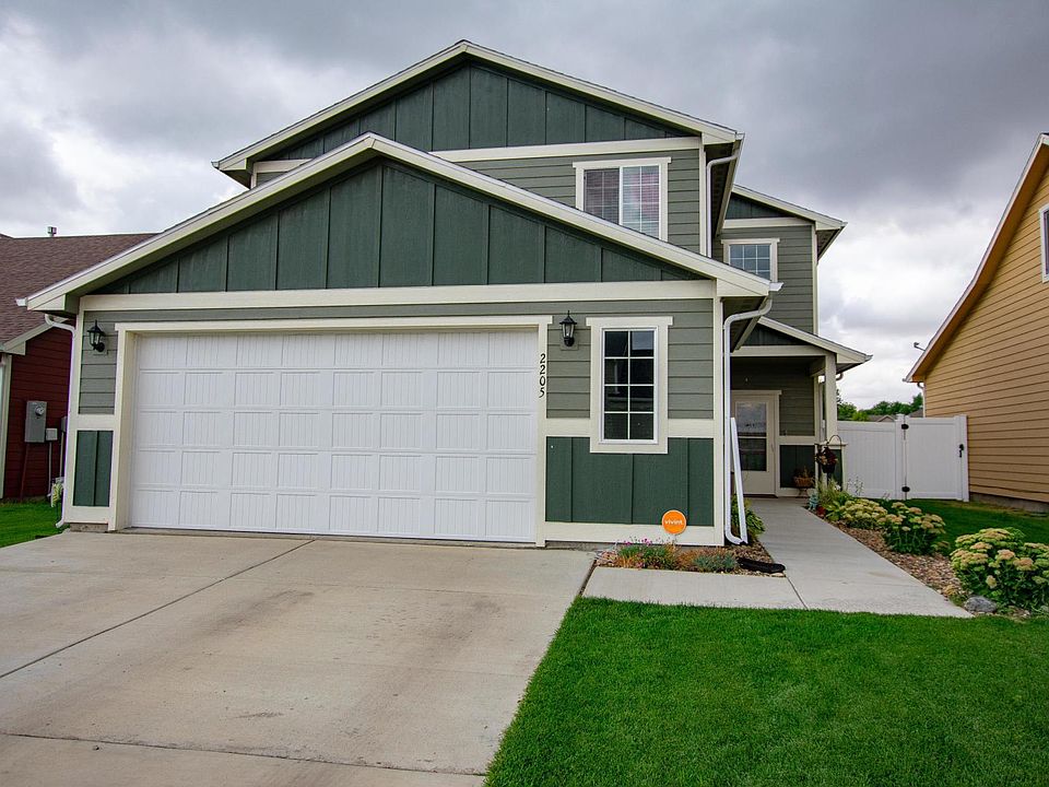 1st image of 2205 13th Ave E