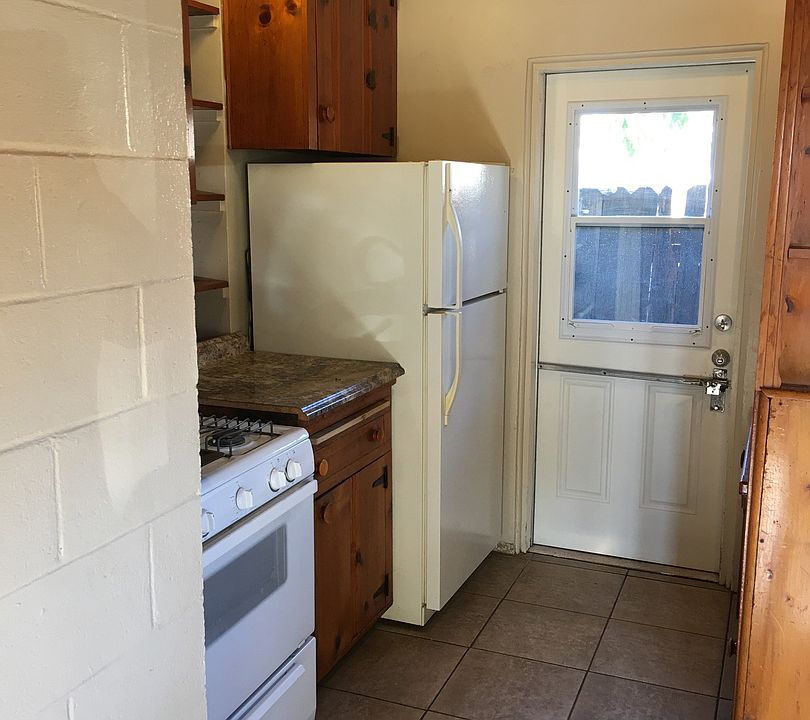 1st image of 410 Lemon St