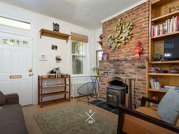 2nd image of 1522 D St SE