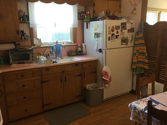 3rd image of 9815 Linwood Blvd
