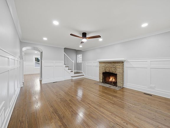 4th image of 2529 W 110th Pl
