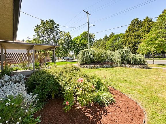 2nd image of 2765 Fernwood Rd