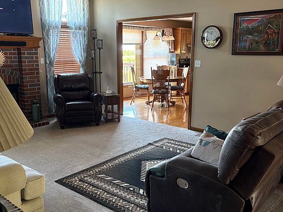 4th image of 3736 SW Summerfield Dr