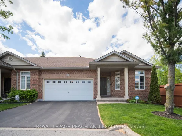 5595 Drummond Rd #11, Niagara Falls, ON L2G 4L2