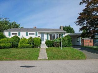 2 Holten Ave, Newport, RI 02840