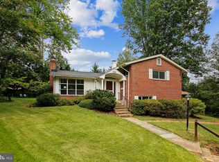 7018 Ted Dr, Falls Church, VA 22042