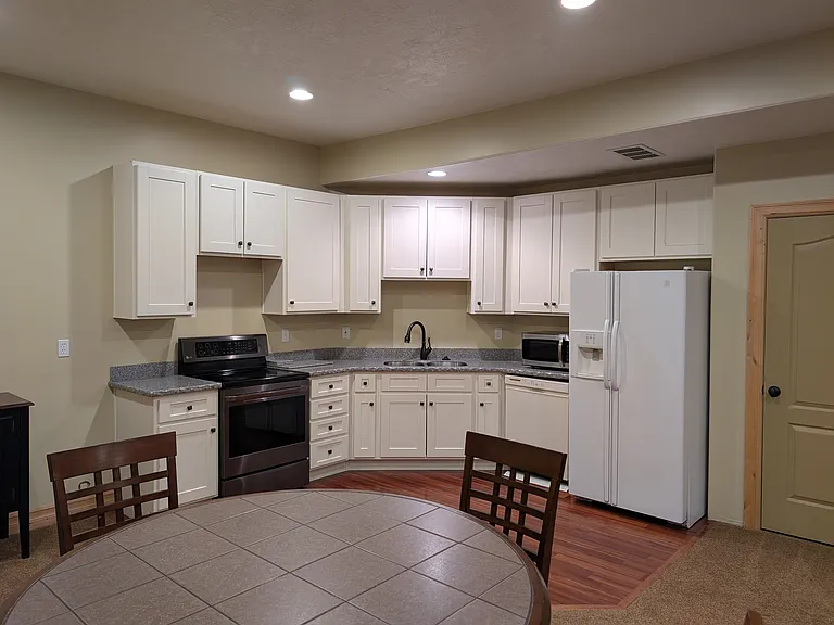 1435 E Canberra Dr — Photo 11