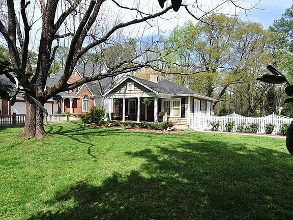 Front of House. Huge yard!