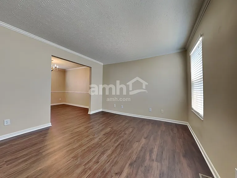 315 Keswick Dr — Photo 6