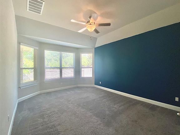 5th image of 2212 Laurel Arbor Dr