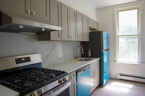 970 Madison St #2 Photo 1