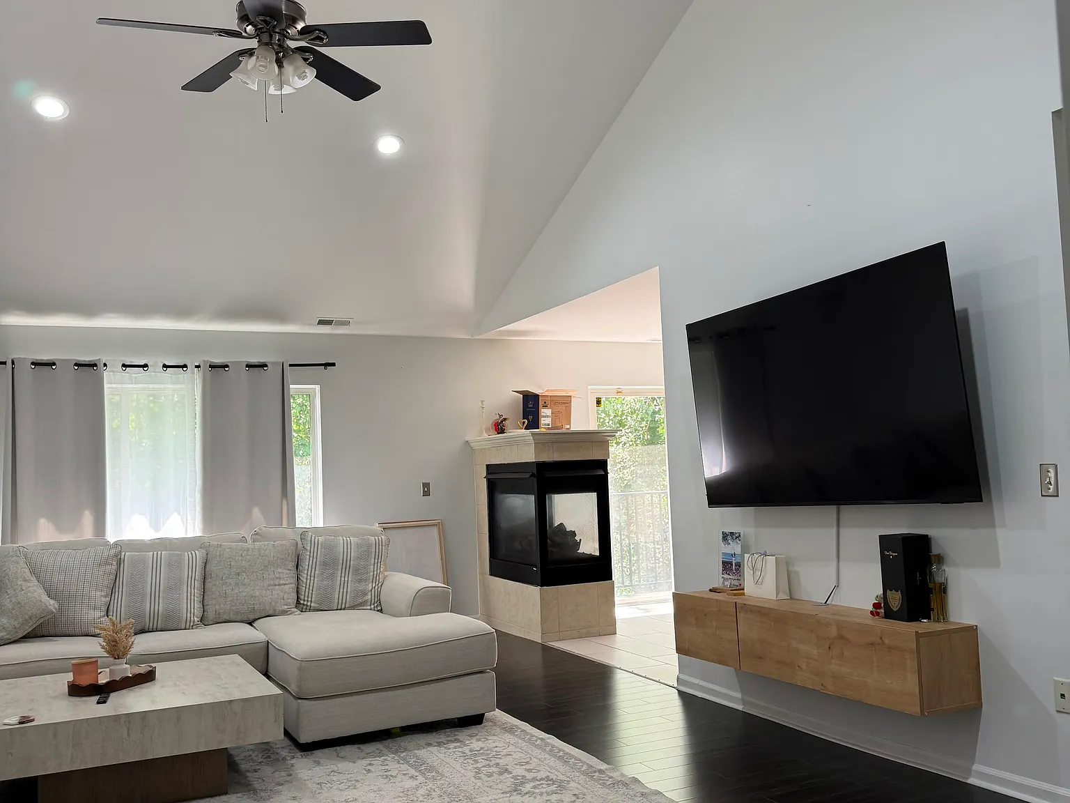 3528 Eagle Creek Dr — Photo 2
