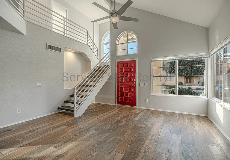 3801 E Orchid Ln — Photo 4