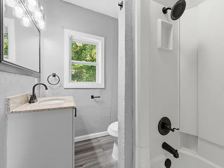 2725 Connecticut Ave — Photo 37