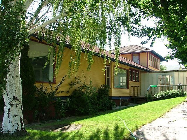 2nd image of 855 W Whitman St