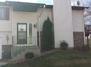 4480 Clover Ln, Eagan, MN 55122