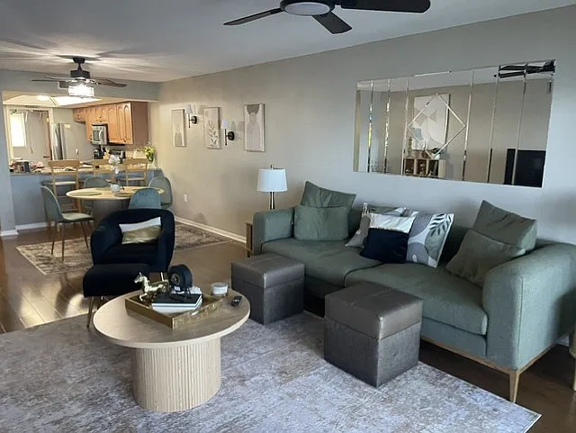 2 bed, 1269 sqft, $2,450 — Photo 4