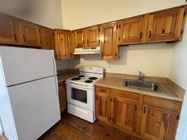 247 Main St #306, South Berwick, ME 03908