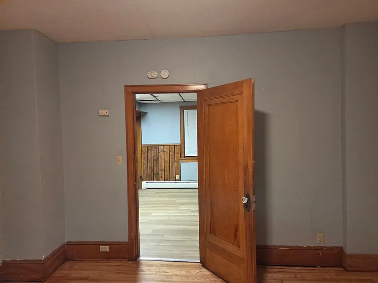 2608 Plymouth Ave N — Photo 3