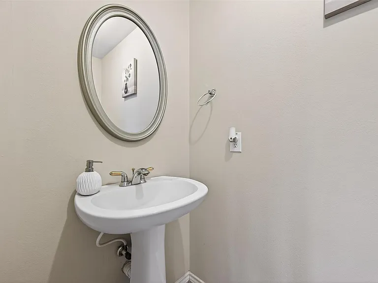 5911 Indian Hills Ln — Photo 29