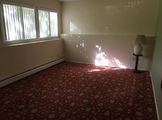 11 Mountain View Ct, Pomona, NY 10970