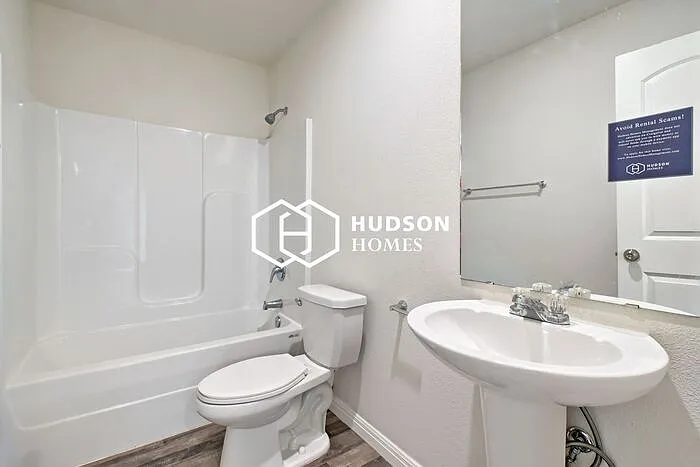 1426 Plum St — Photo 10