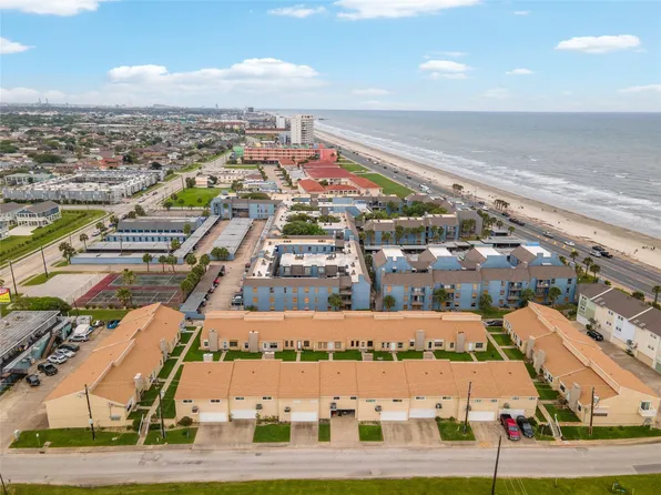 3700 83rd St APT 9, Galveston, TX 77554