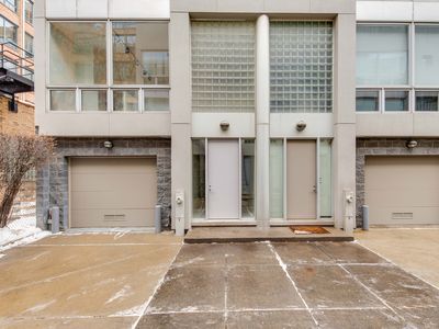 680 N Peoria St #F, Chicago, IL, 60642