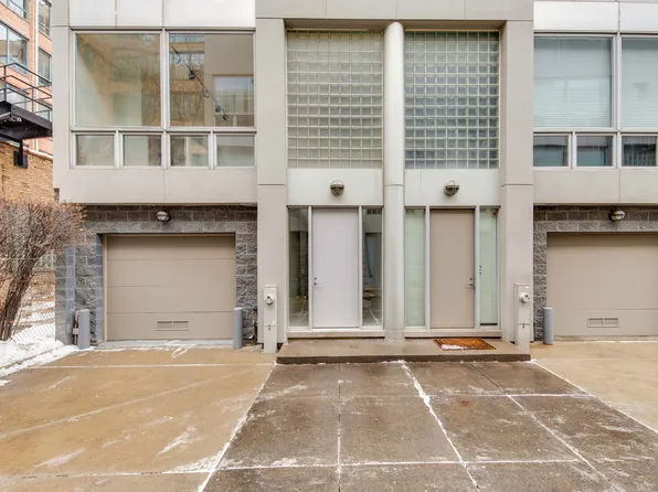 680 N Peoria St #F, Chicago, IL 60642